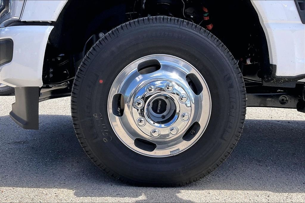 New 2026 Ford Super Duty F-350 XL 4D Crew Cab