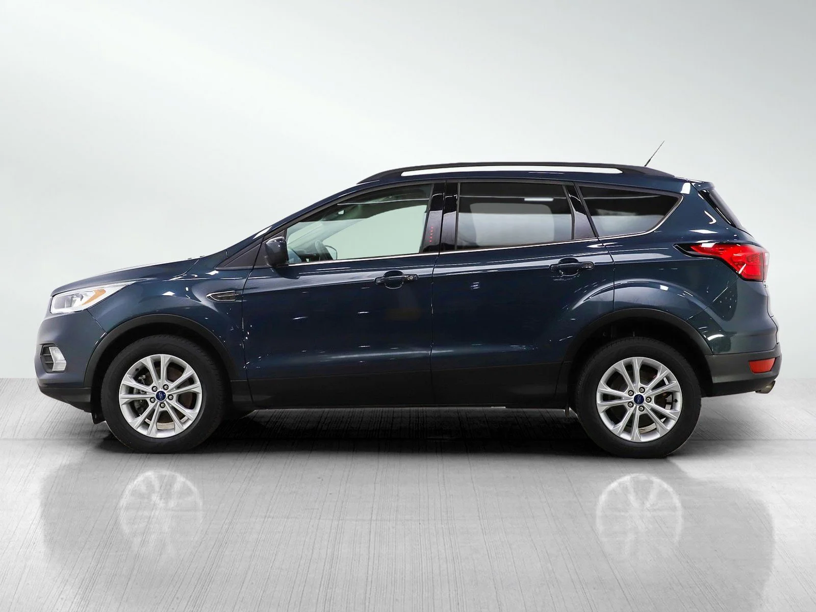 Used 2019 Ford Escape SEL with VIN 1FMCU9HD8KUA42985 for sale in Burnsville, Minnesota