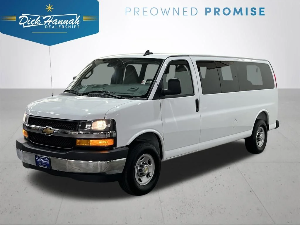 2025 Chevrolet Express 3500 LT Extended's photo