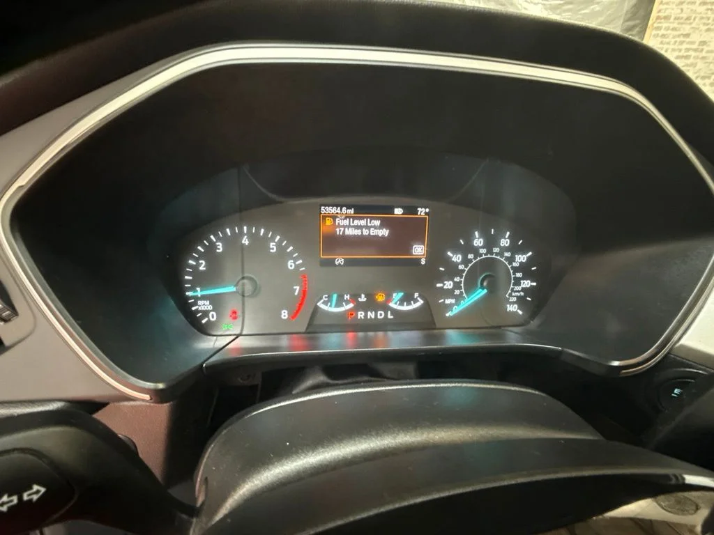 Used 2022 Blue Ford SE image 24