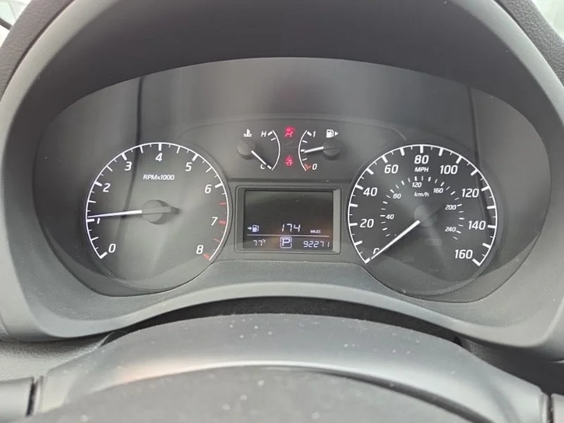 Used 2016  Nissan SR image 12