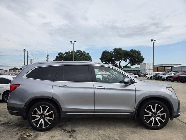 Used 2021 Lunar Silver Metallic Honda Touring w/Rear Captain