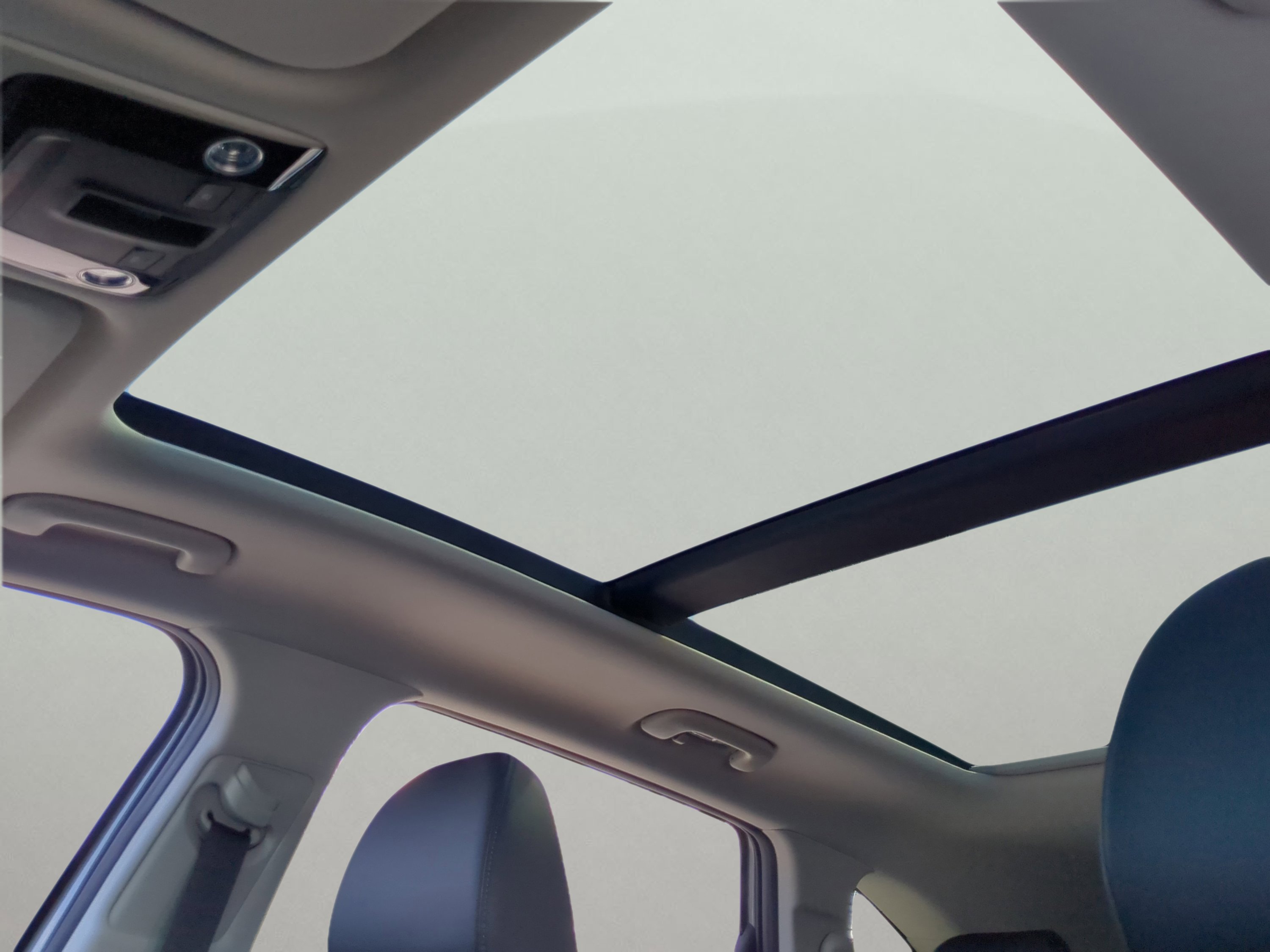 New 2026 Wolf Gray Kia S image 4
