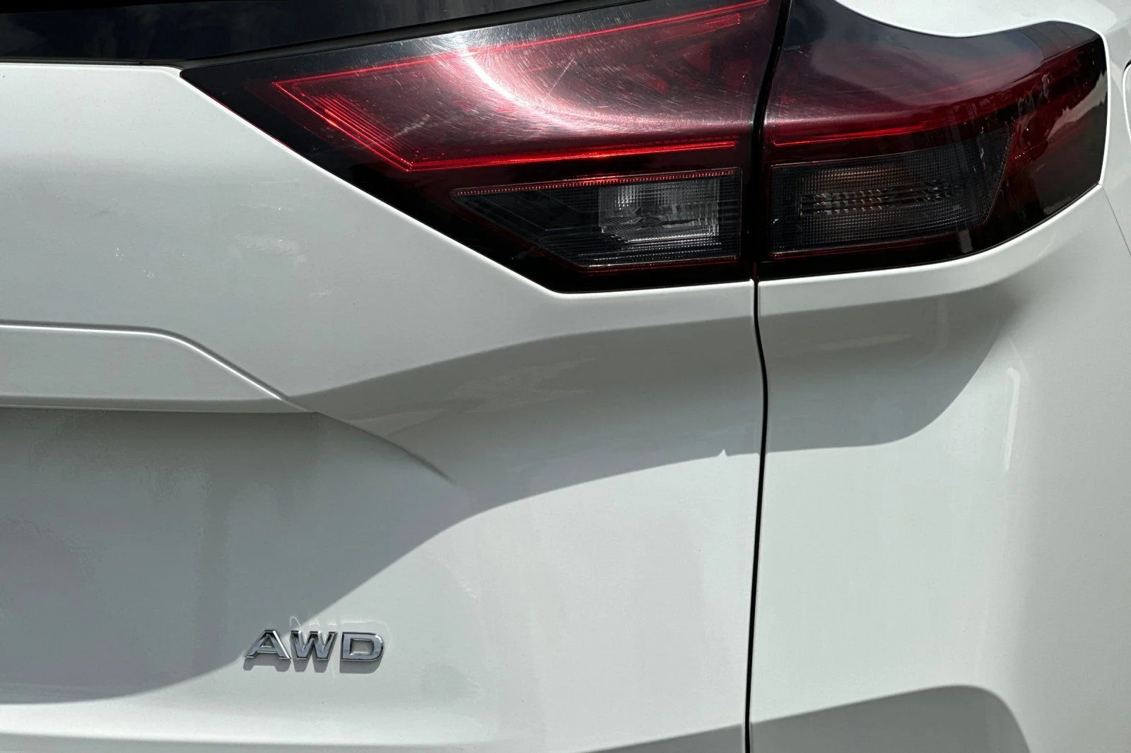 Used 2023 White Nissan S image 29