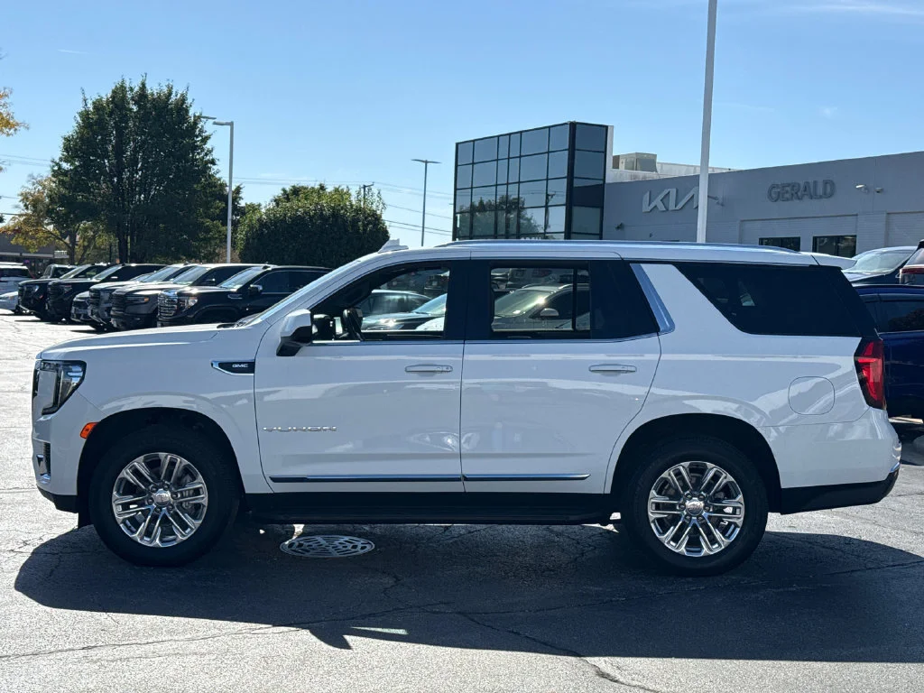 Used 2024 Summit White GMC SLT image 10