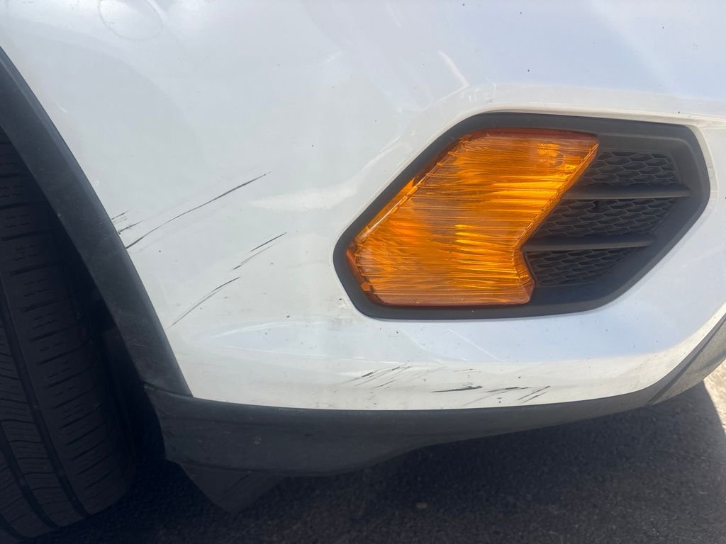Used 2019 White Ford S image 3