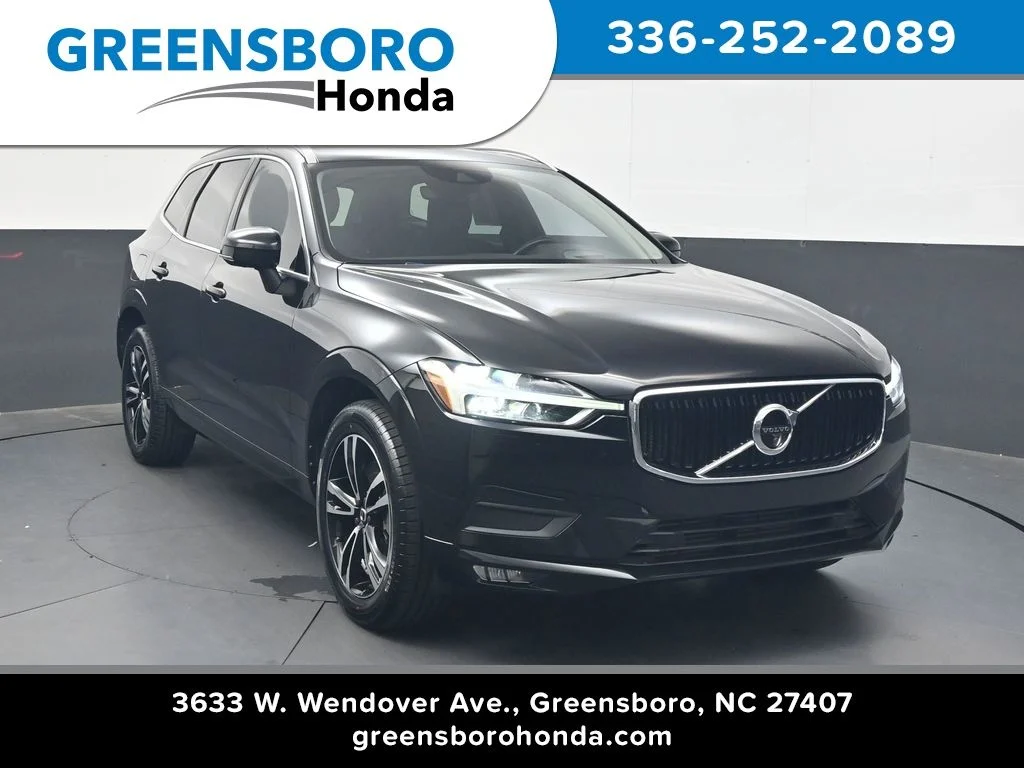 Used 2020 Onyx Black Metallic Volvo T6 Momentum image 1