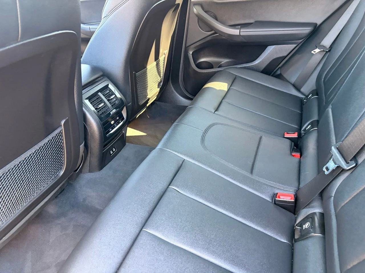 Used 2020 Glacier Silver Metallic BMW sDrive30i image 14