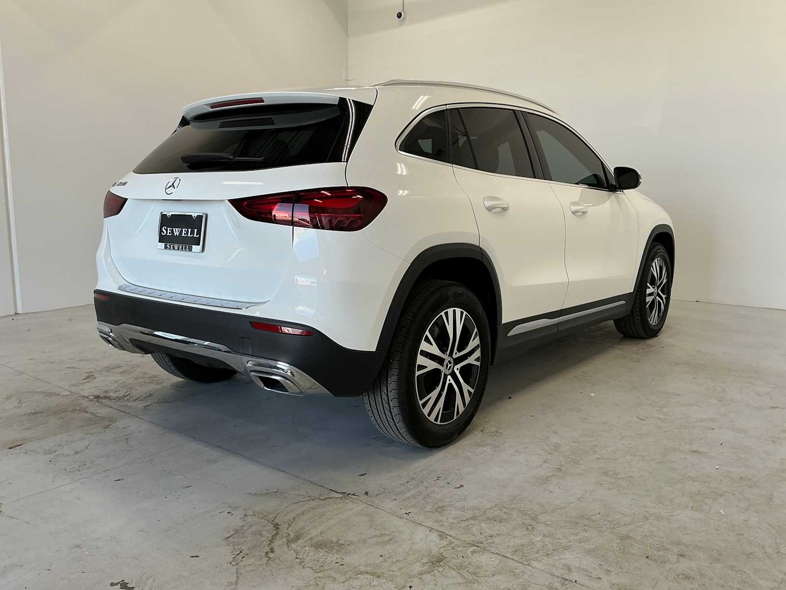 Certified Used 2026 Polar White Mercedes-Benz GLA 250 image 4