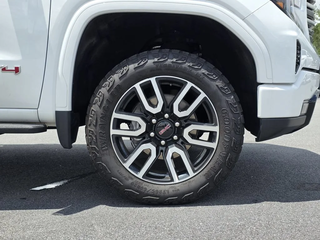 Used 2024 Summit White GMC AT4 image 10