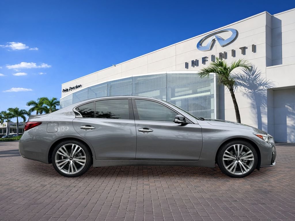 Used 2023 Gray INFINITI SENSORY image 8