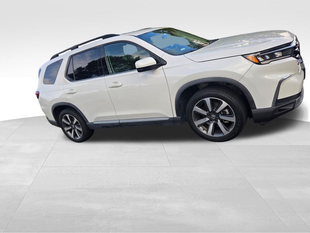 Used 2023 White Honda Touring image 20