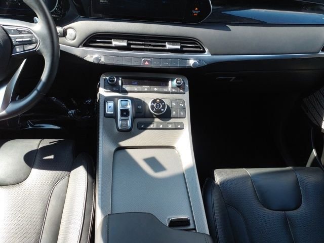 Used 2021 Black Hyundai Limited image 10