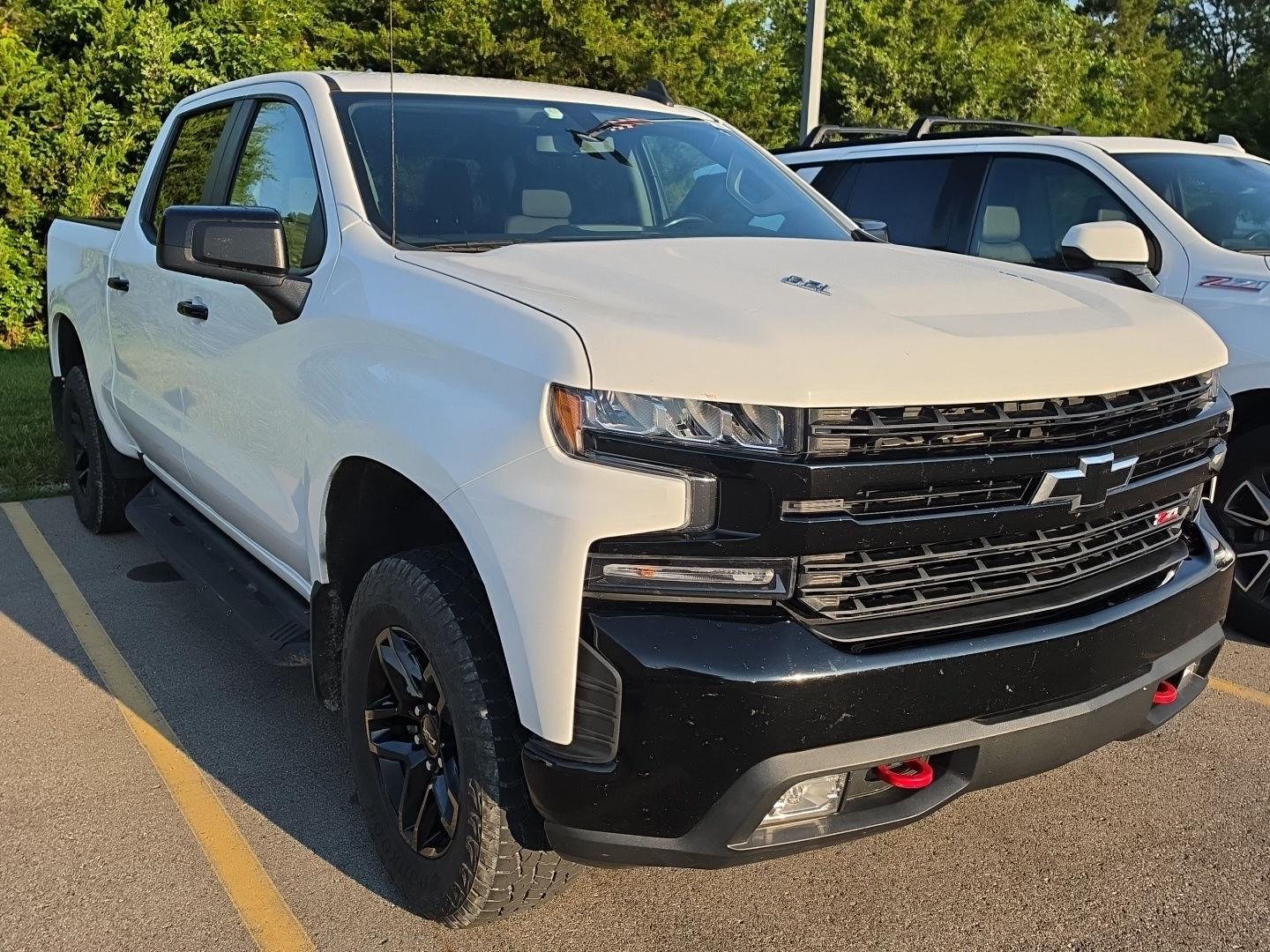 Used 2021 Silver Ice Metallic Chevrolet LT Trail Boss image 2