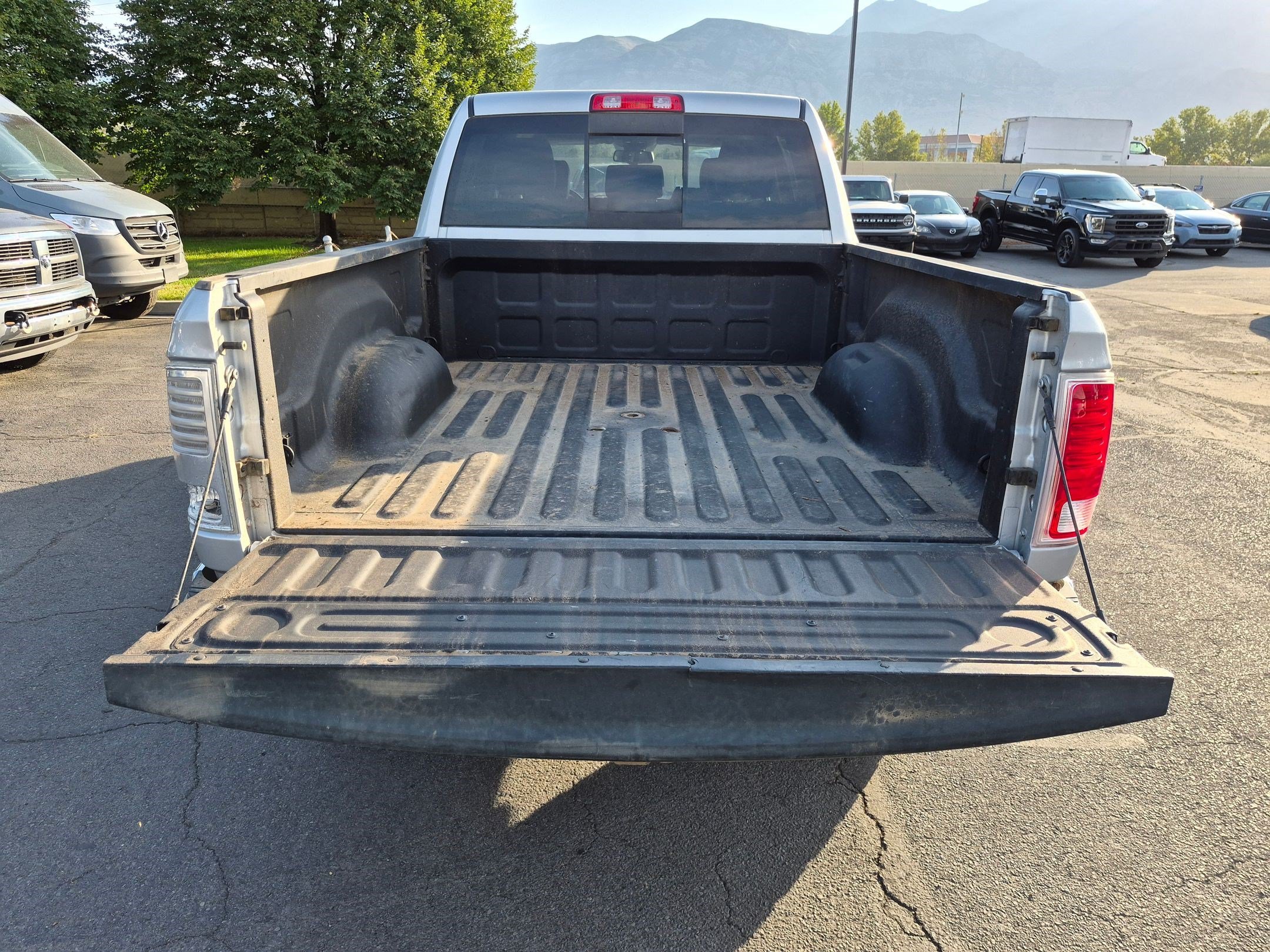 Used 2016 Bright Silver Metallic Clearcoat Ram Laramie image 27