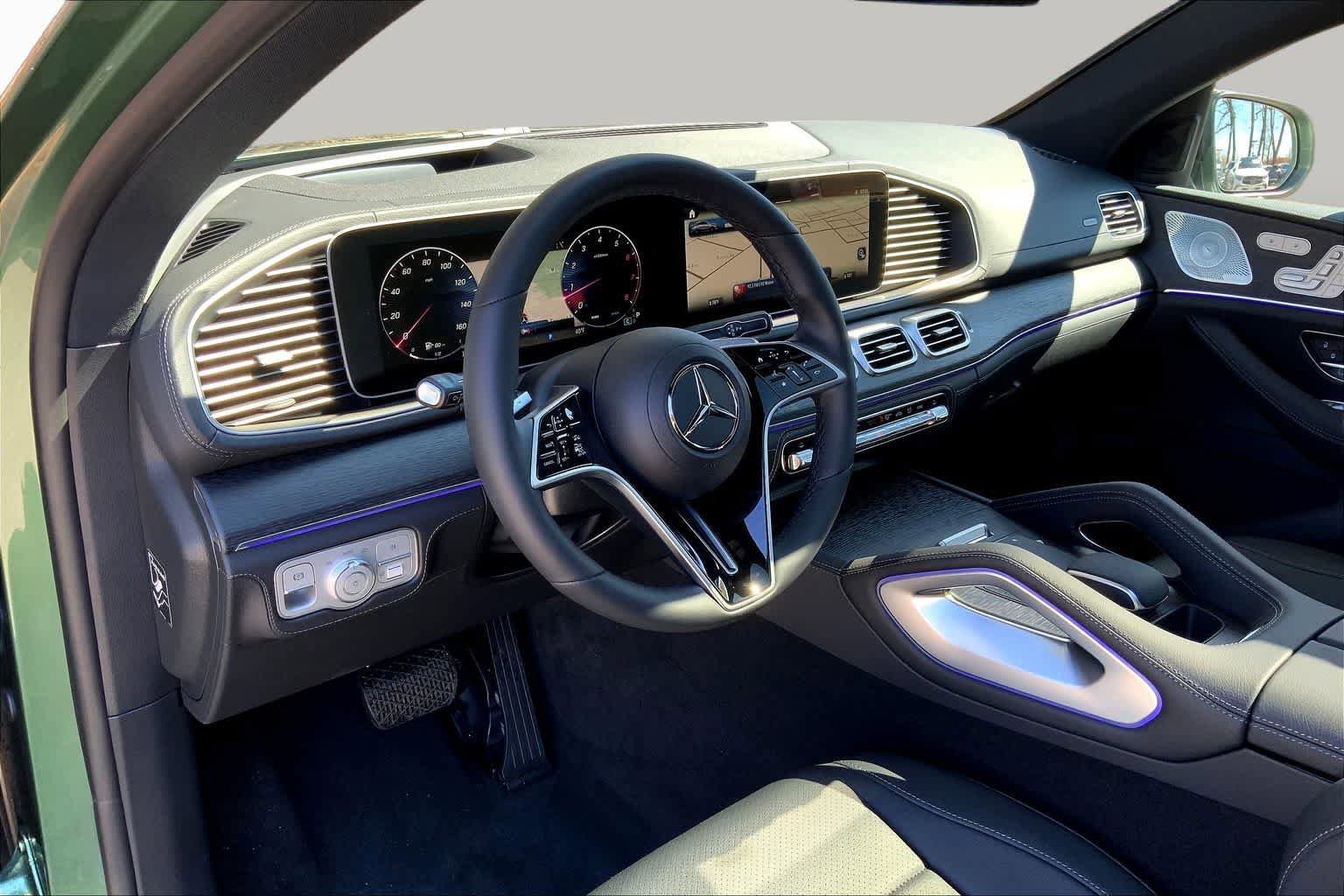 New 2026 MANUFAKTUR Ireland Mid Green Metallic Mercedes-Benz GLE 450 image 9