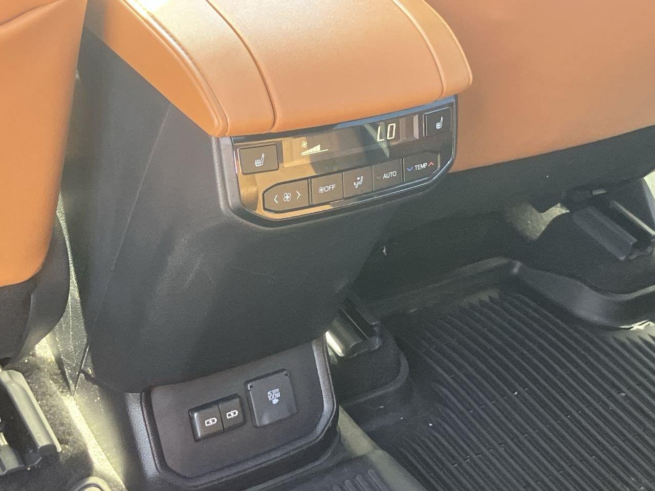 Used 2026 White (Wind Chill Pearl) Toyota Platinum AWD image 37