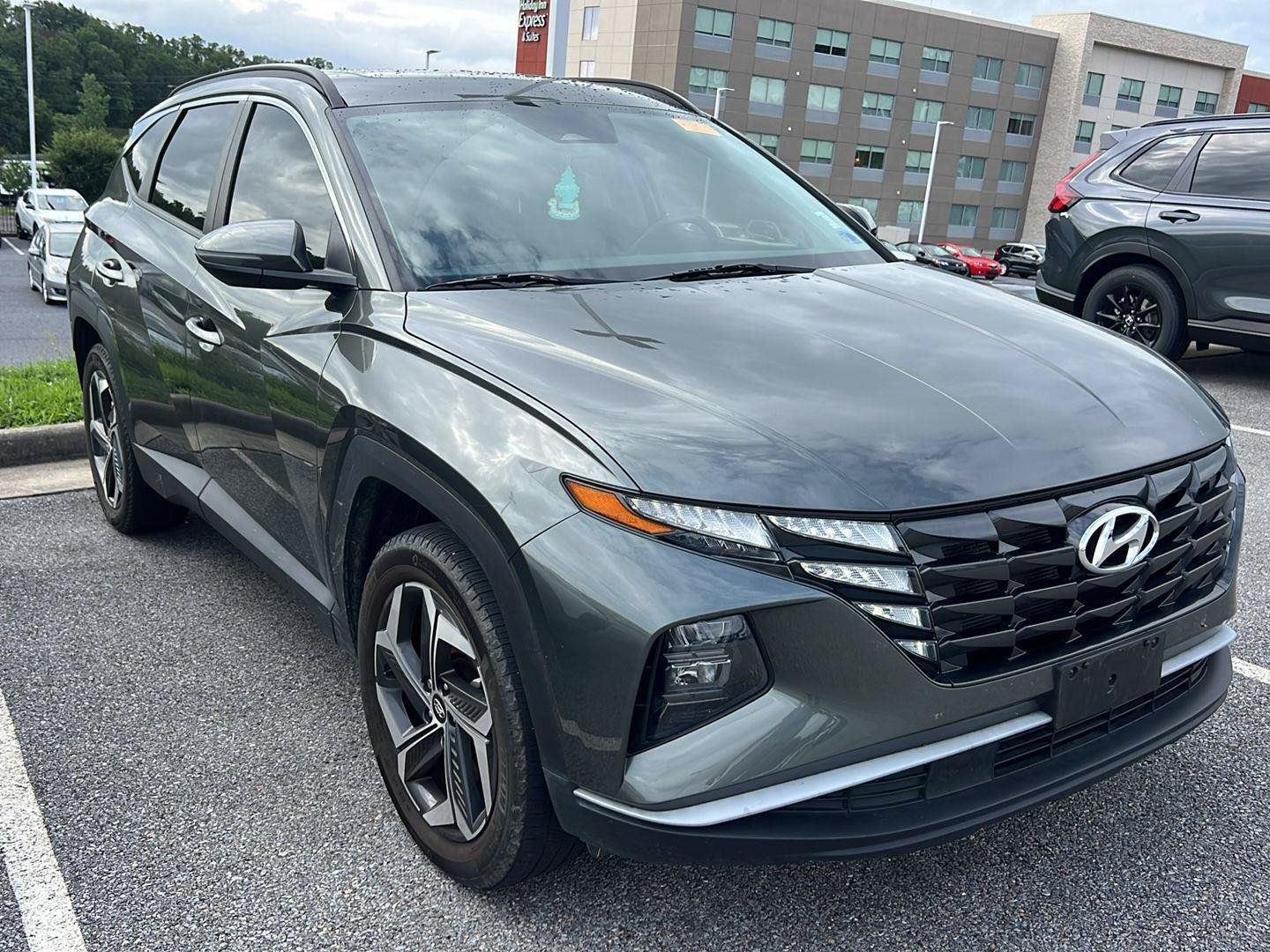 Used 2023 Amazon Gray Hyundai SEL image 6
