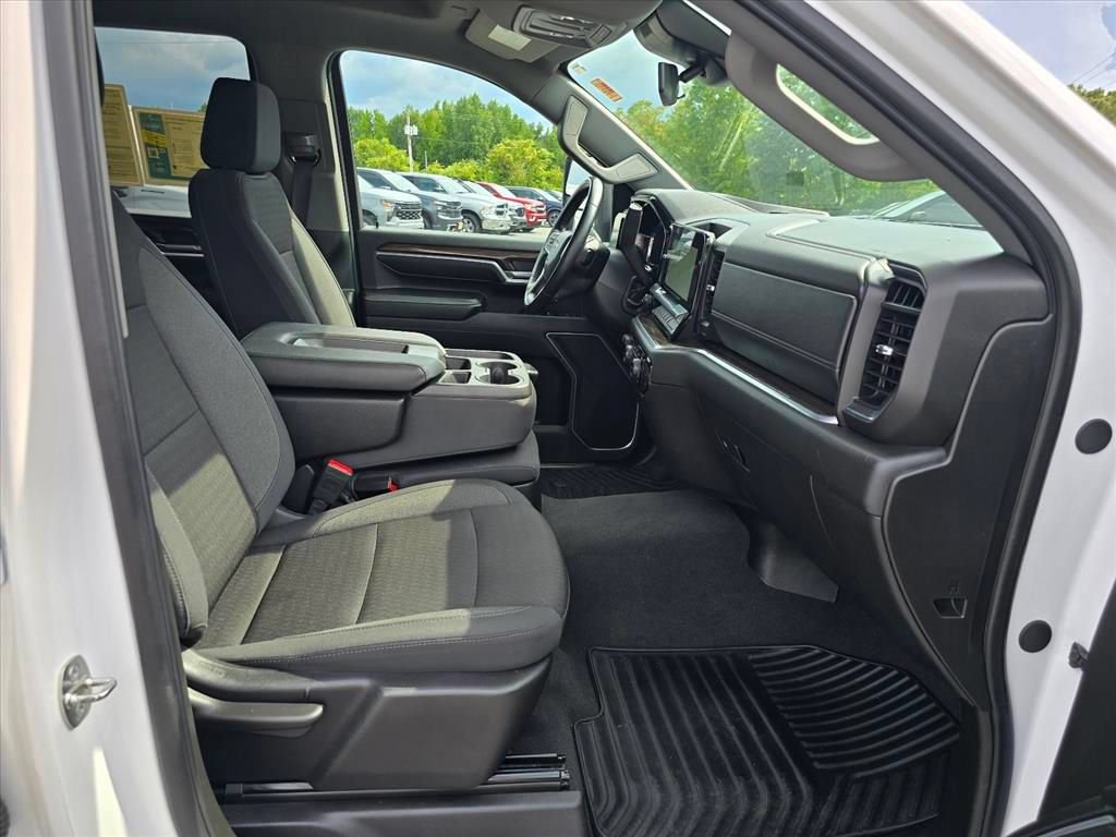 Used 2024 Summit White Chevrolet LT image 12