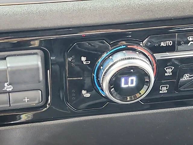 Used 2024 Summit White GMC Elevation image 34