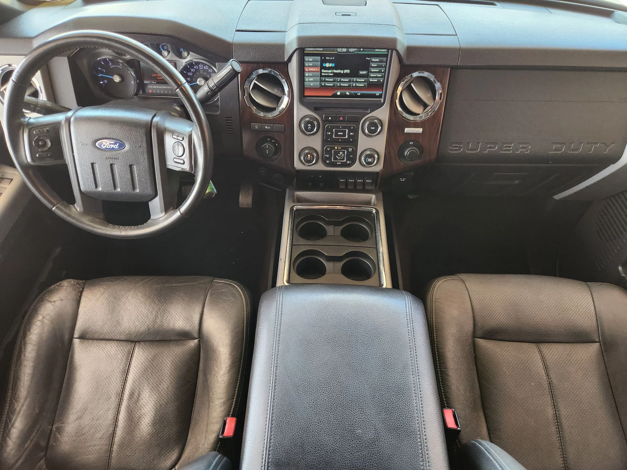 Used 2015 White Platinum Metallic Tri-Coat Ford Lariat image 27