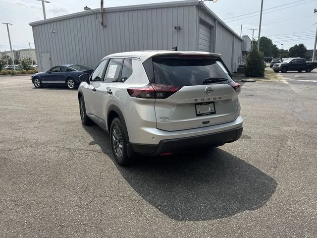 Used 2025 Silver Nissan S image 7