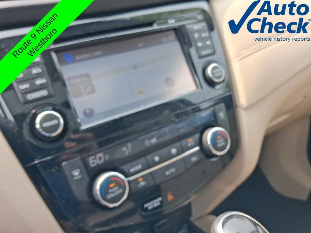 Used 2017 Gray Nissan SL image 21