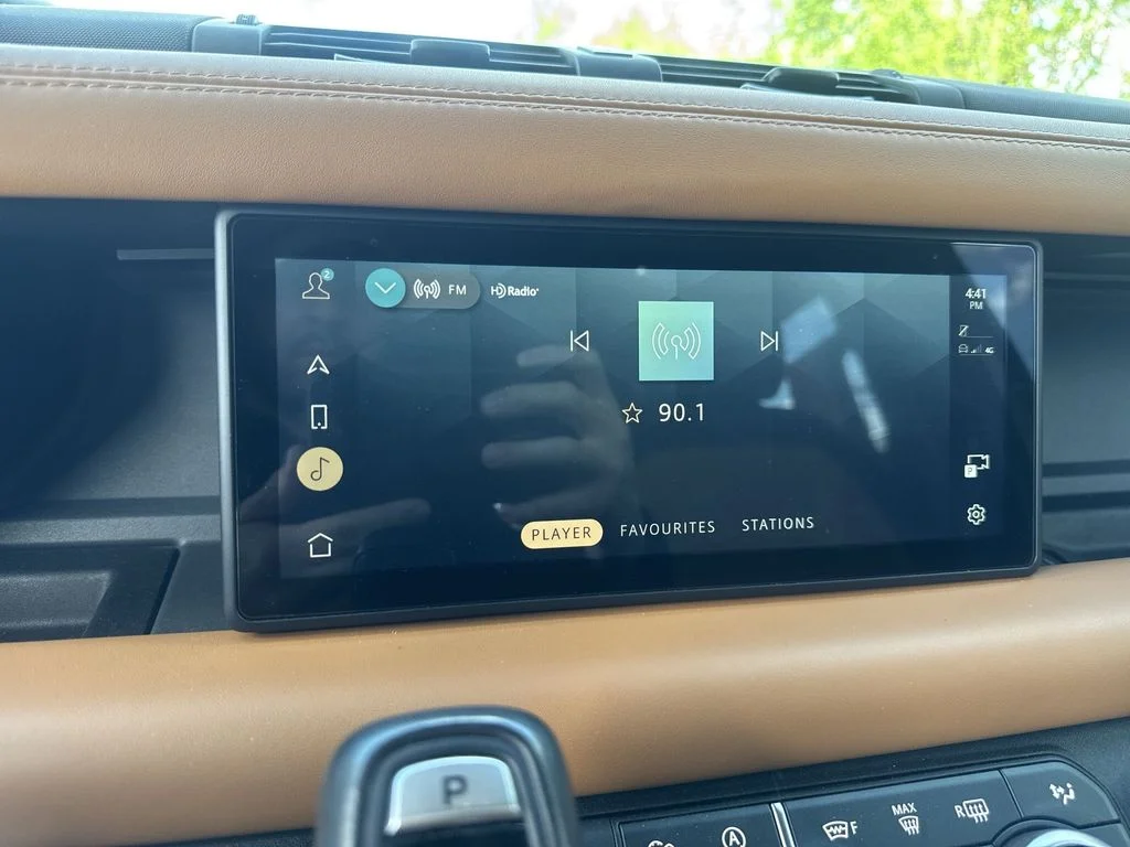 Used 2020  Land Rover X image 16