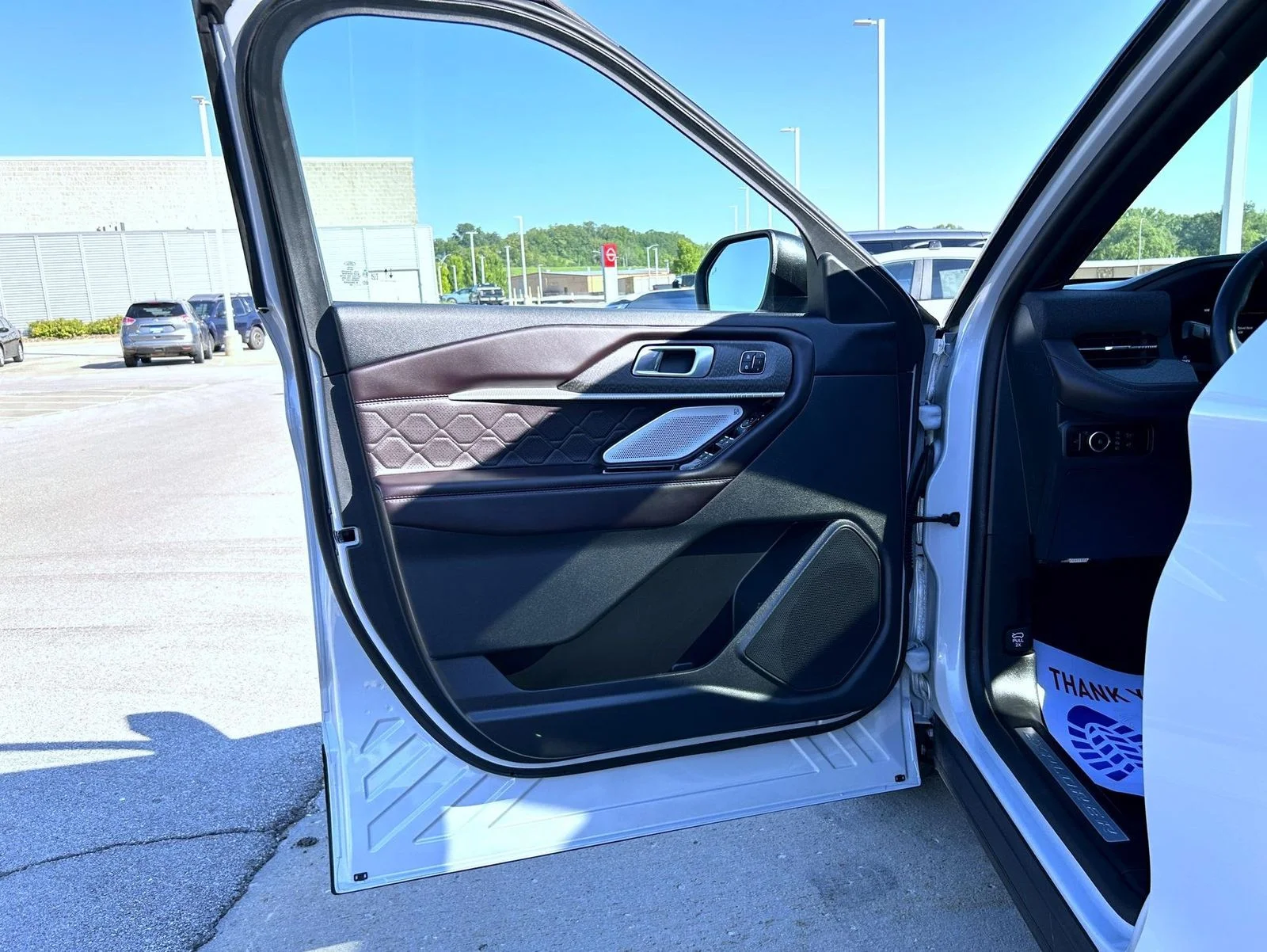 Used 2025 White Ford Platinum image 9