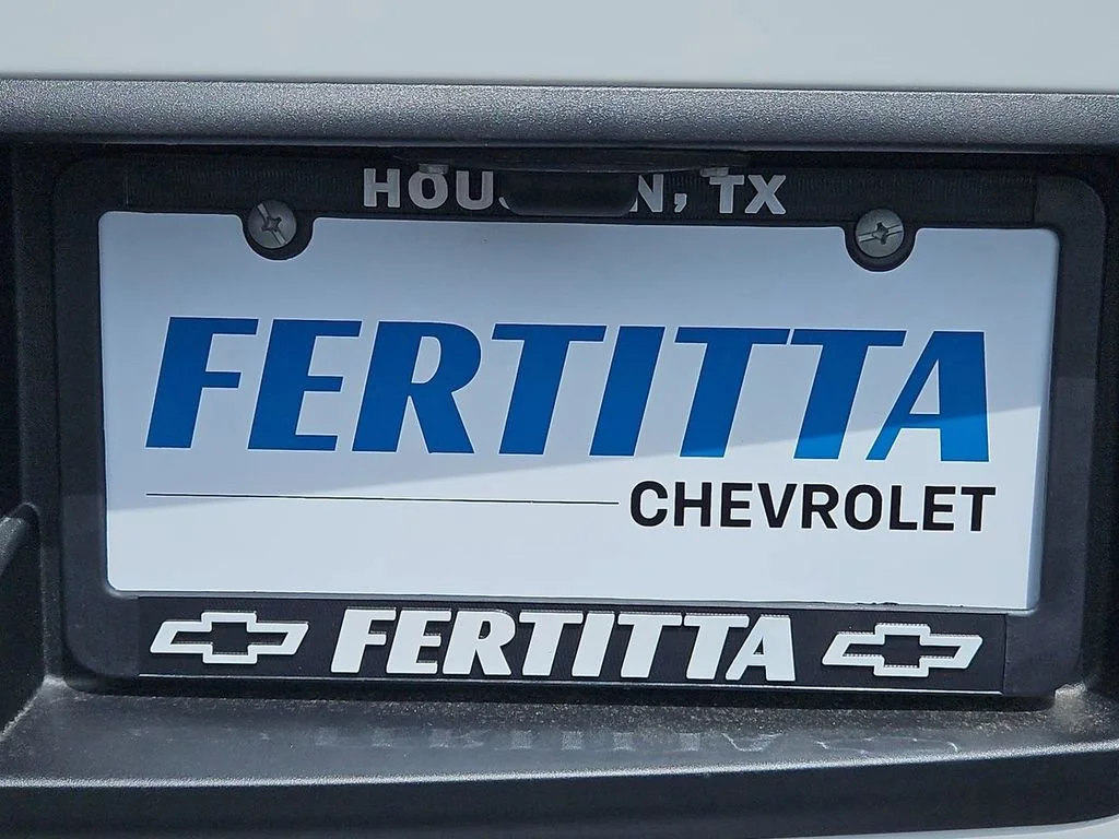 New 2026 Summit White Chevrolet WT image 23