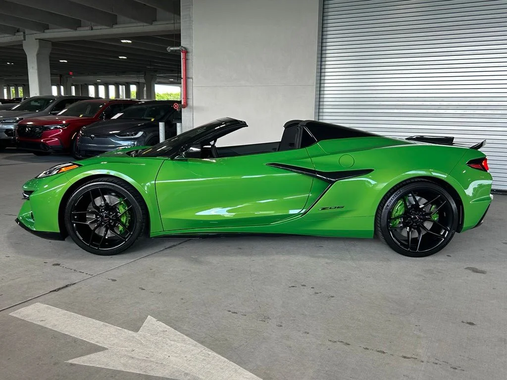 Used 2026 Roswell Green Metallic Chevrolet Z06 image 3