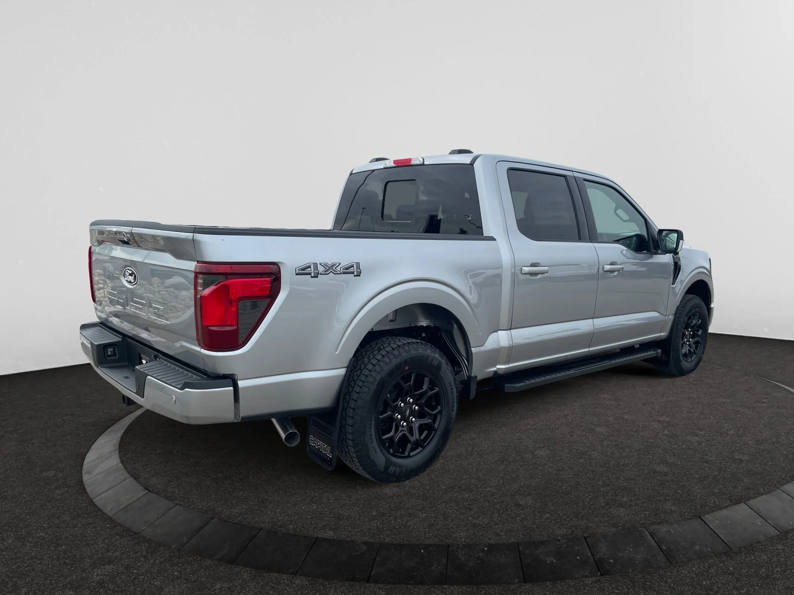 New 2026 Iconic Silver Metallic Ford XLT image 5