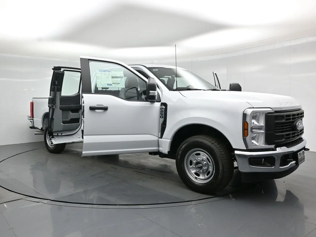 New 2026 Oxford White Ford XL image 25