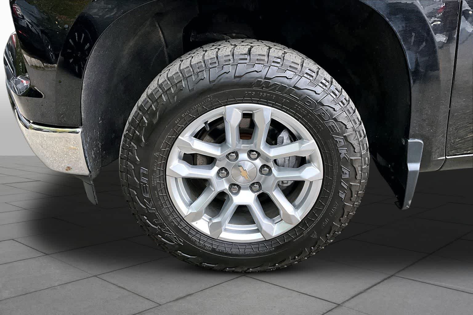 Used 2022 Black Chevrolet LT image 11