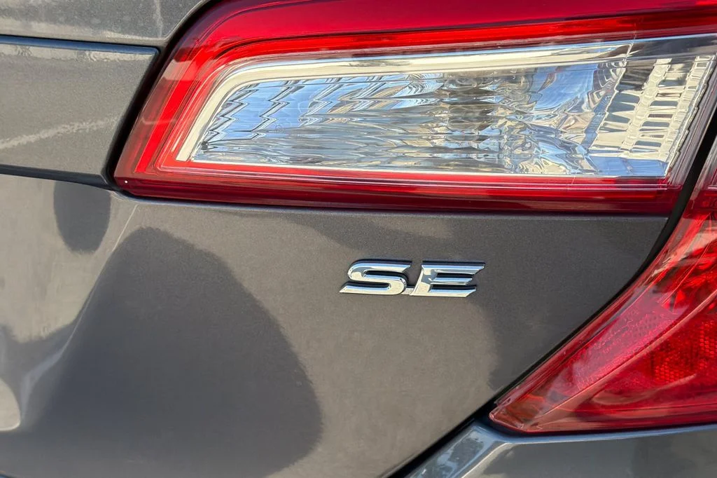 Used 2014 Magnetic Gray Metallic Toyota SE image 7