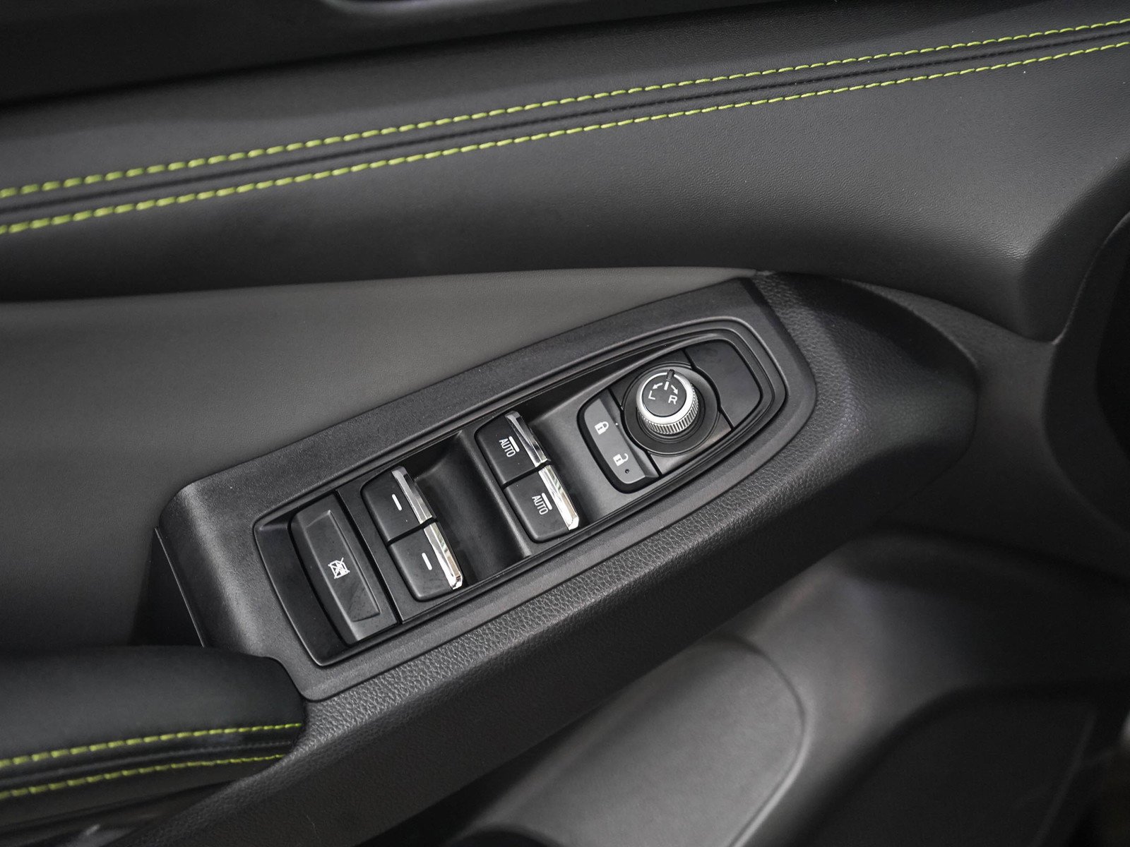 Used 2024 Crystal Black Pearl Subaru Onyx Edition image 21