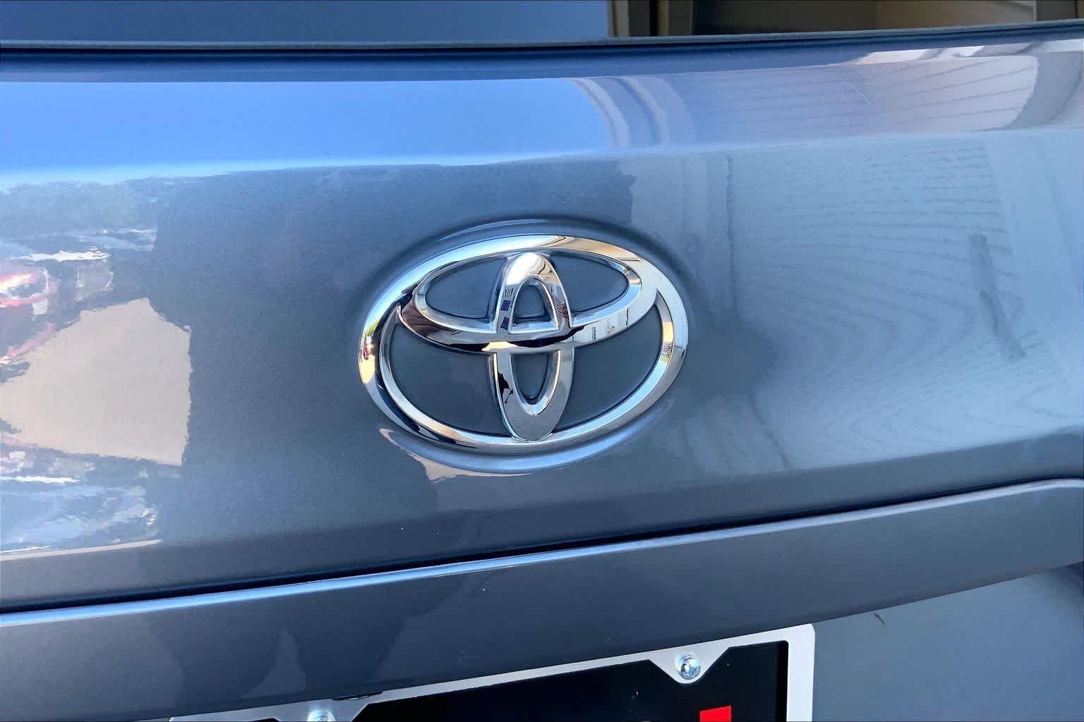 Used 2026 Celestite Toyota L image 30