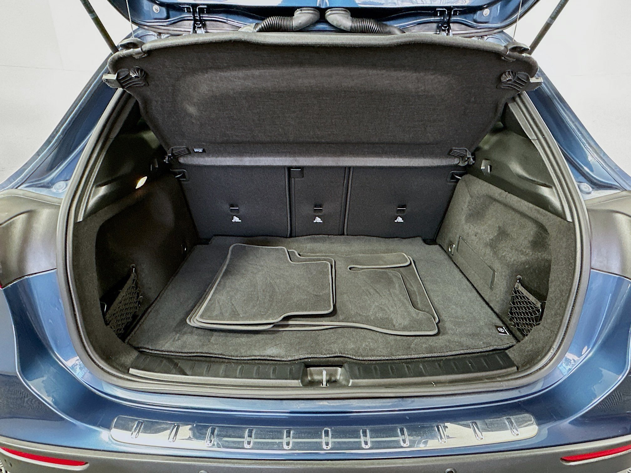Used 2022 Denim Blue Metallic Mercedes-Benz GLA 250 image 24