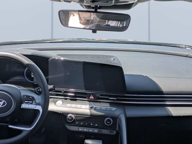 Used 2024 Gray Hyundai SEL image 17