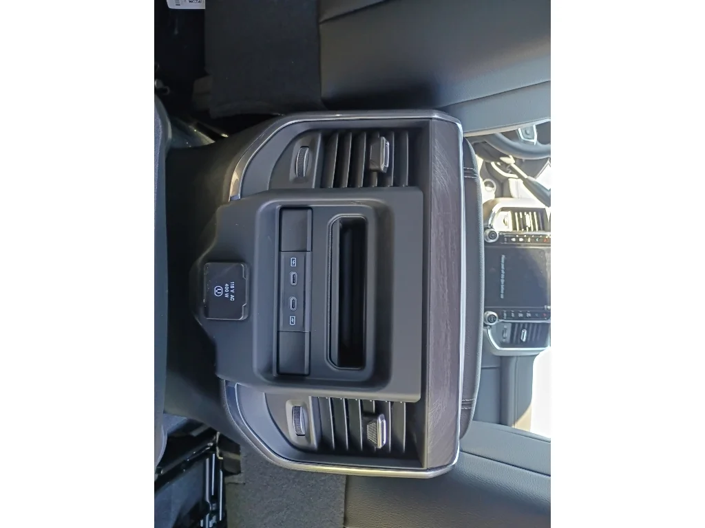 New 2026 Diamond Black Crystal Pearl-Coat Exterior Paint RAM Laramie image 17