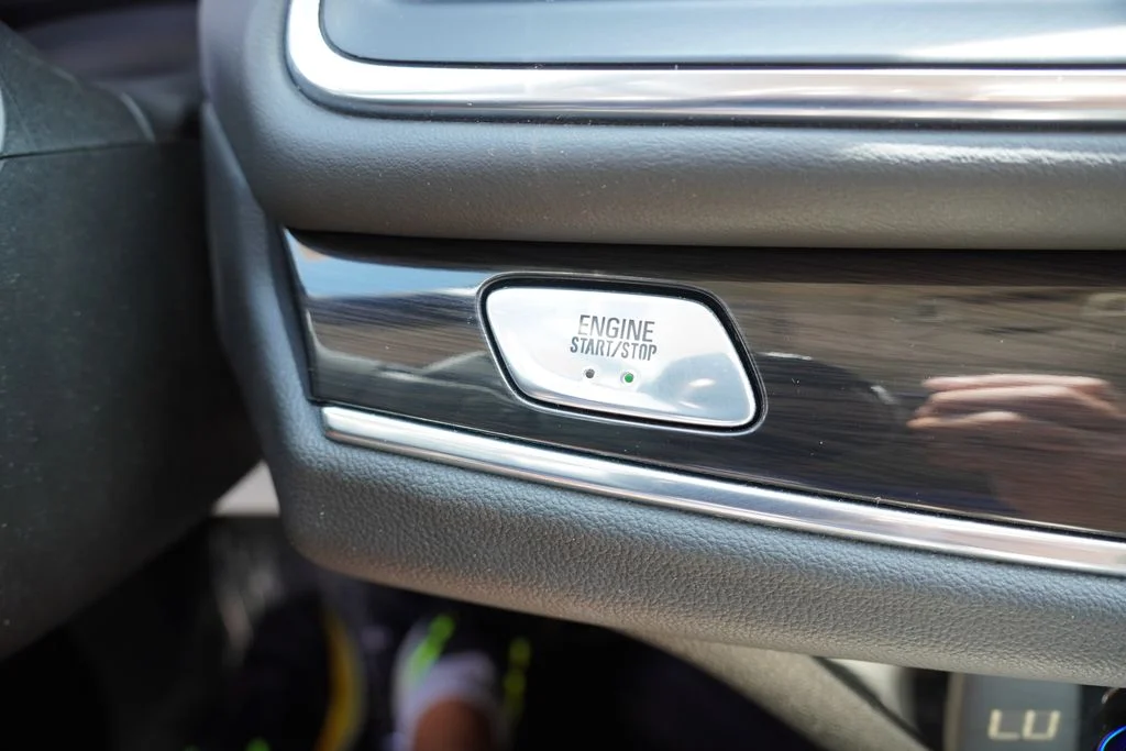 Used 2024 White Frost Tricoat Buick Essence image 33