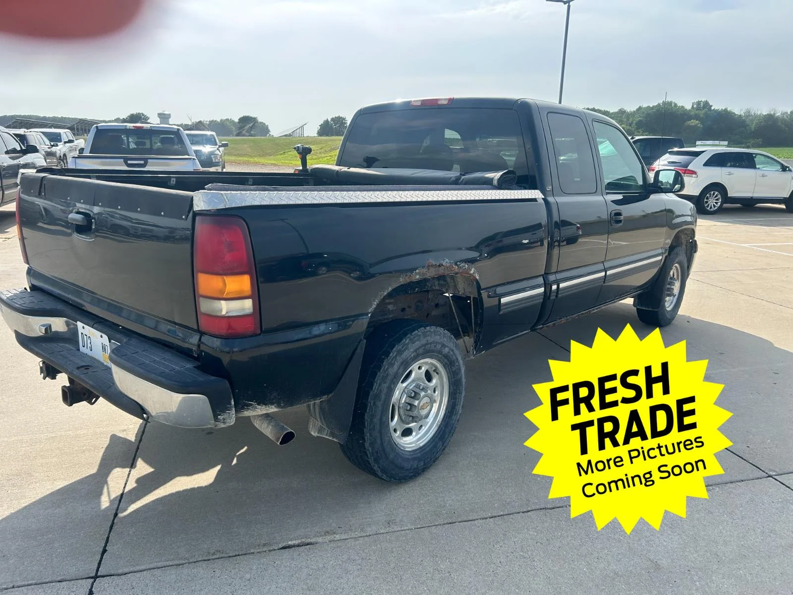 Used 2000 Chevrolet Silverado LT with VIN 1GCFC29UXYE305930 for sale in Charles City, IA