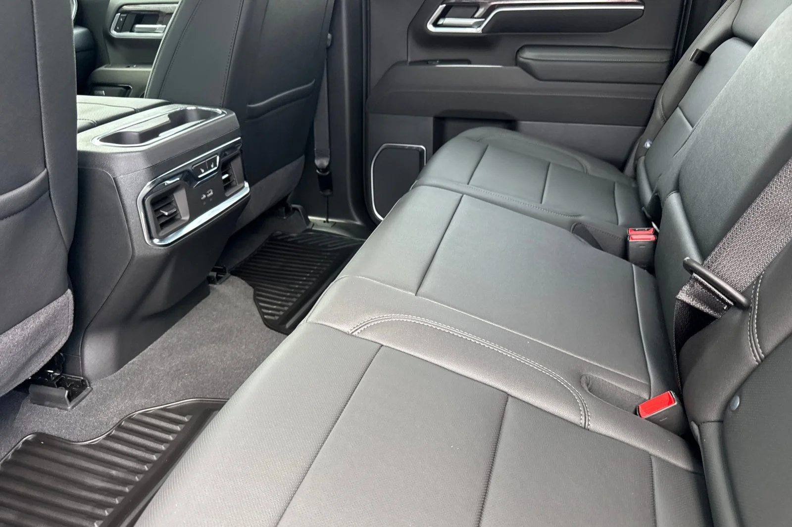 2026 Chevrolet Silverado 2500 HD LTZ view 11