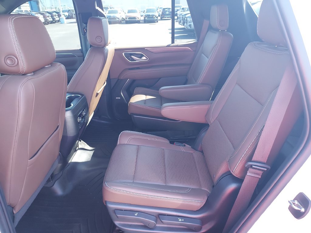 Used 2022 White Chevrolet High Country image 14