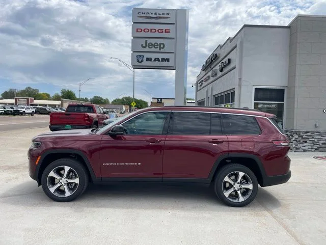 2026 Jeep Grand Cherokee L Limited 4x4's photo
