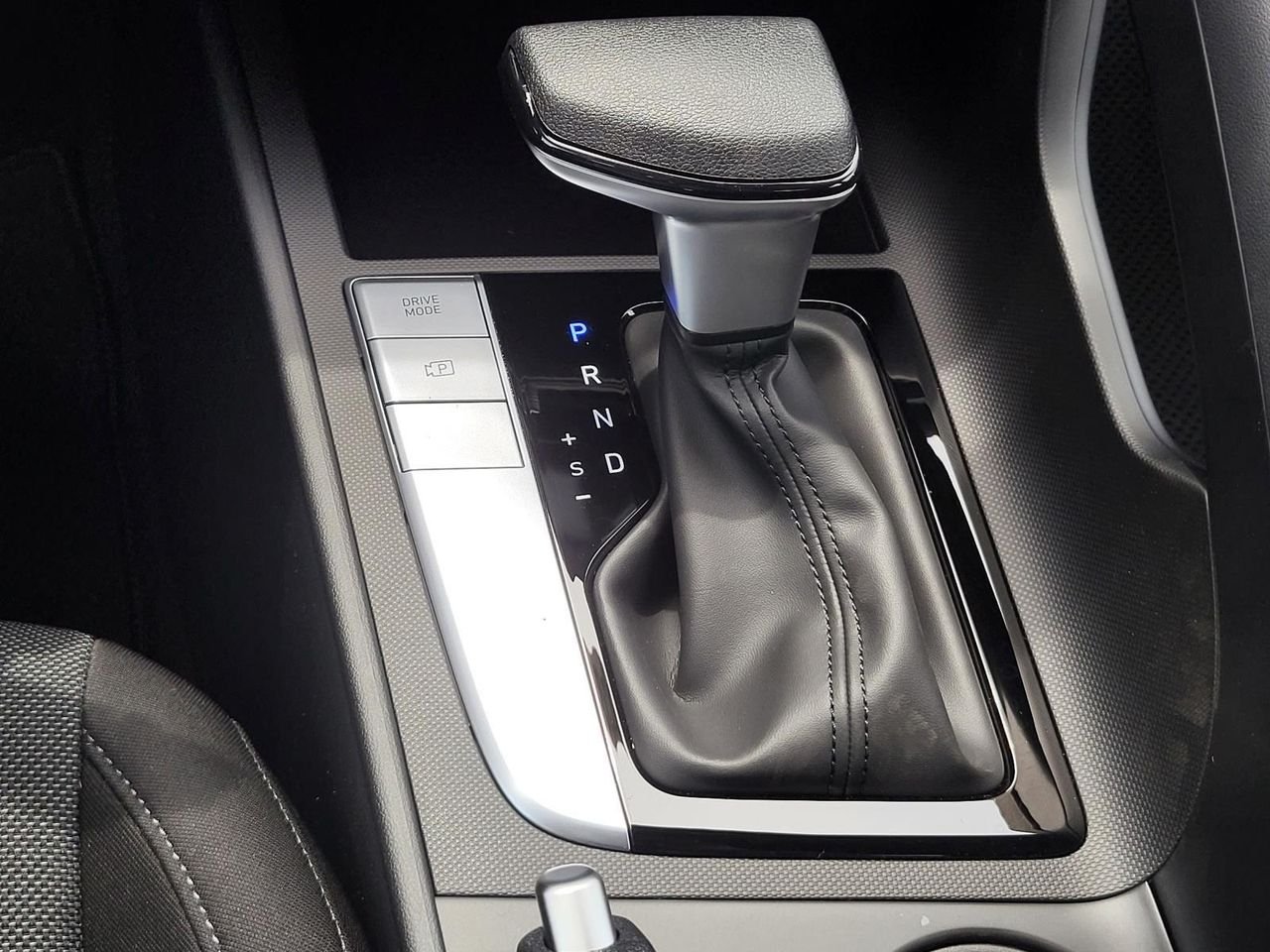 New 2026 Ecotronic Gray Hyundai SE image 19