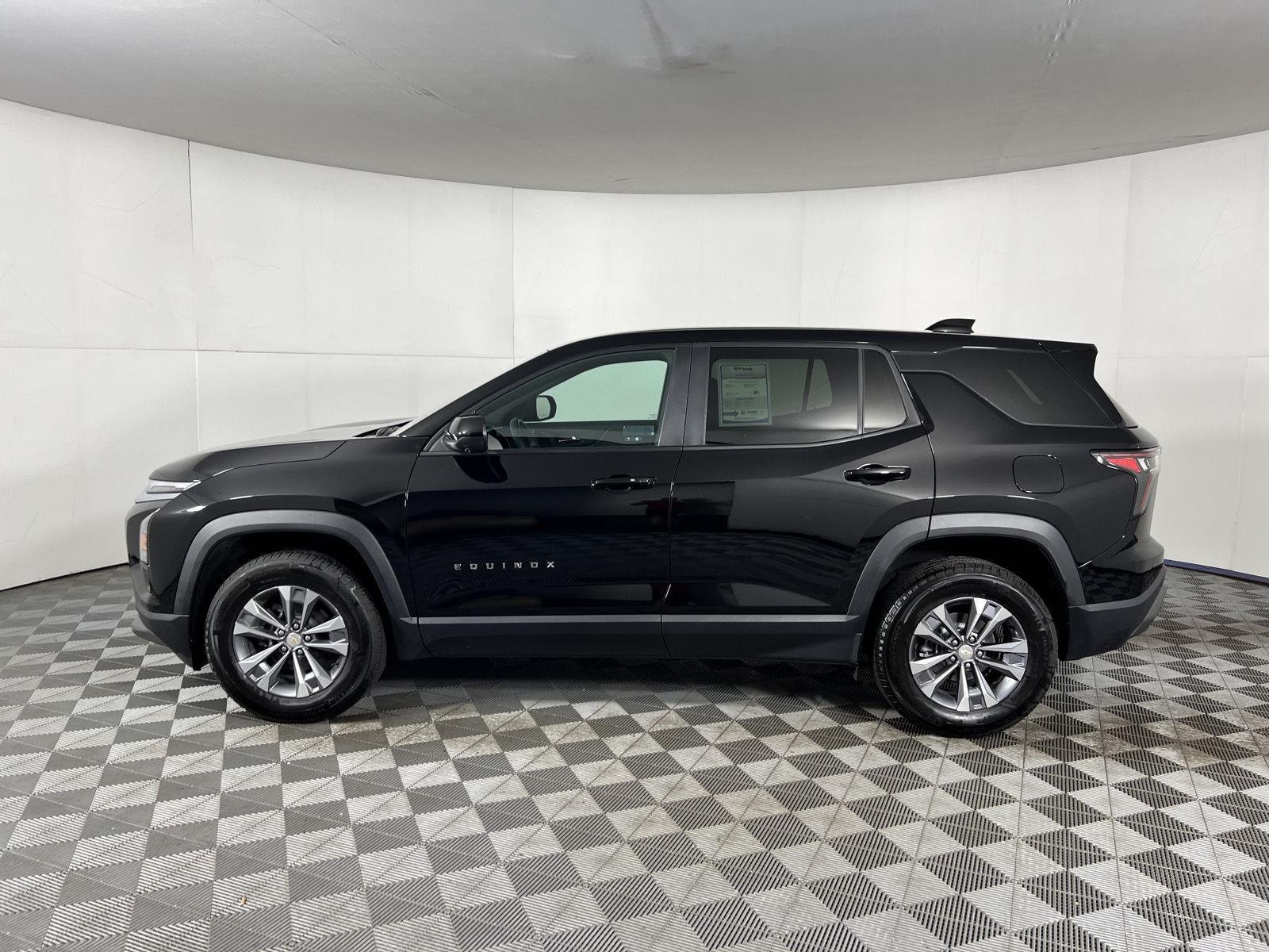 Used 2025 Mosaic Black Metallic Chevrolet AWD LT image 28