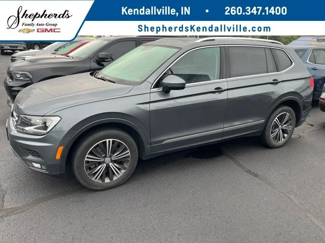 Used 2018 Gray Volkswagen 2.0T SEL image 1