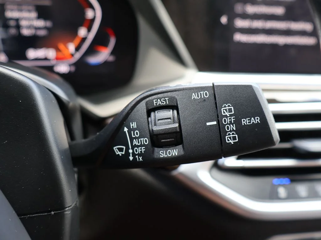 Used 2021 White BMW M50i image 54