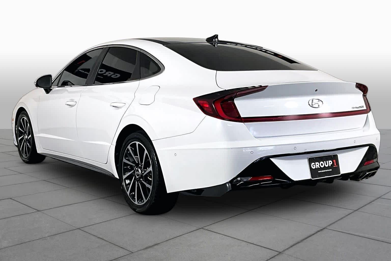 Used 2021 Quartz White Hyundai Limited image 11